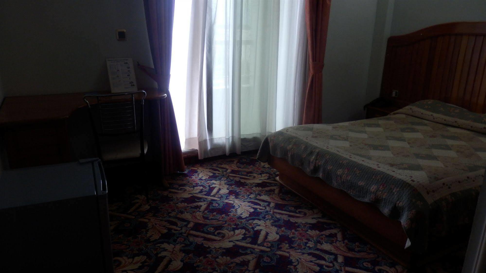 Hotel Royal Palace Douala Exterior foto